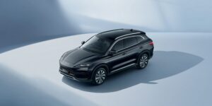 Ngoại thất Thiết kế Đại Dương BYD SEALION 6 kết hợp vẻ đẹp đại dương với những nét thiết kế tương lai, tạo nên một chiếc SUV PHEV ấn tượng và thân thiện với môi trường dành cho gia đình.